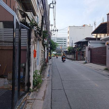 Oyo 75416 Rama3 Sunrise Hostel กรุงเทพมหานคร ภายนอก รูปภาพ